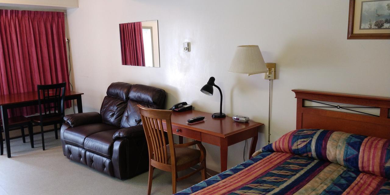 Siesta Inn Vanderhoof Екстер'єр фото