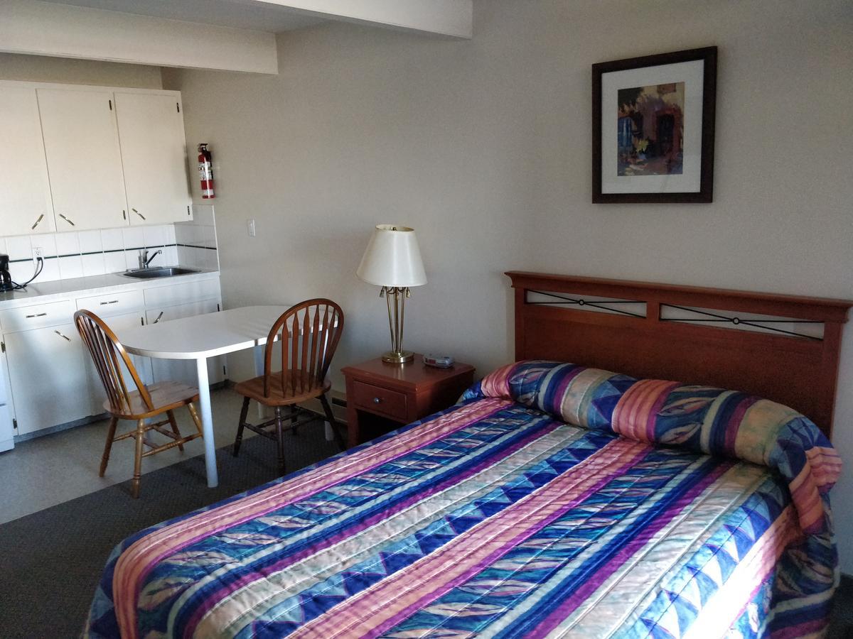 Siesta Inn Vanderhoof Екстер'єр фото